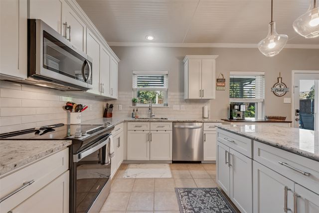 221 Wenrick Drive, Roanoke, TX 76262