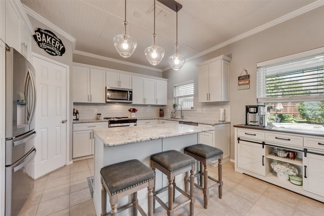 221 Wenrick Drive, Roanoke, TX 76262