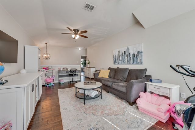 221 Wenrick Drive, Roanoke, TX 76262