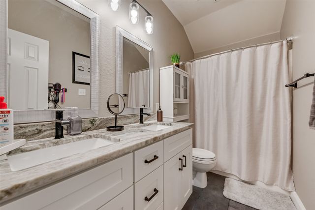 221 Wenrick Drive, Roanoke, TX 76262