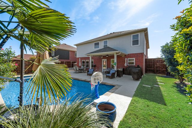 221 Wenrick Drive, Roanoke, TX 76262