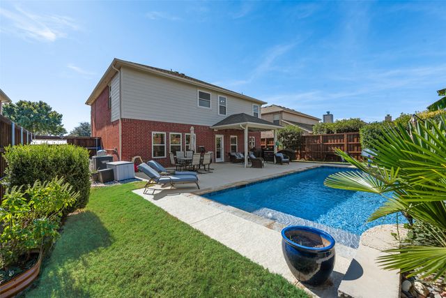 221 Wenrick Drive, Roanoke, TX 76262