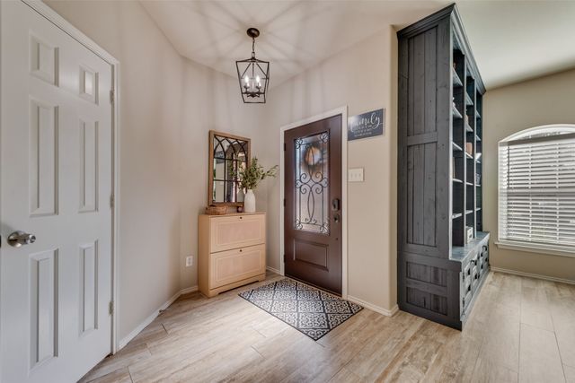 221 Wenrick Drive, Roanoke, TX 76262