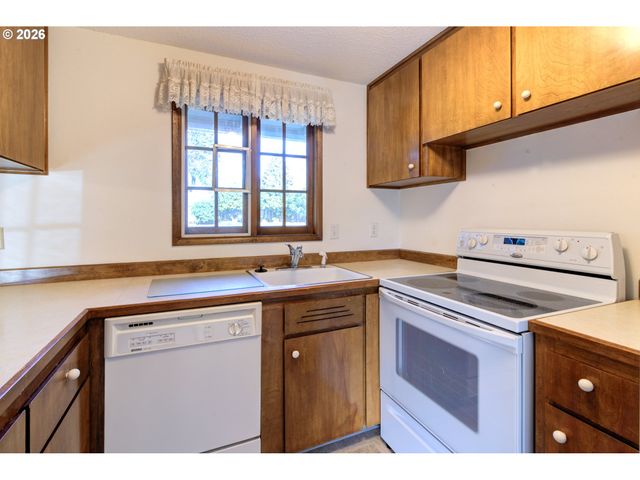 11935 Sw NORTH DAKOTA St, Tigard, OR 97223