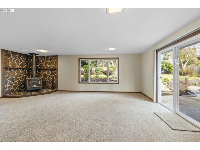 11935 Sw NORTH DAKOTA St, Tigard, OR 97223