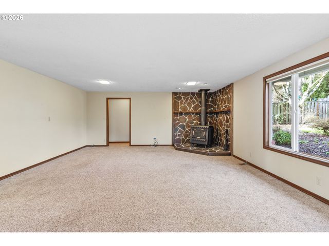 11935 Sw NORTH DAKOTA St, Tigard, OR 97223