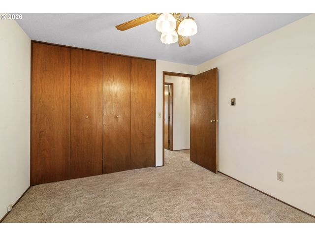 11935 Sw NORTH DAKOTA St, Tigard, OR 97223