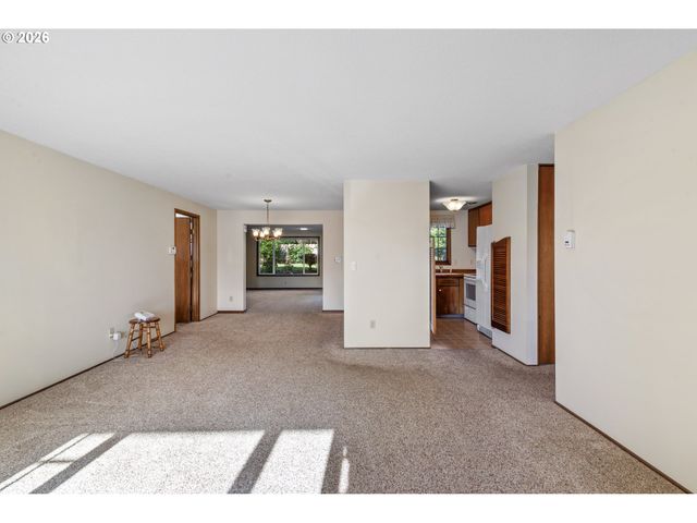 11935 Sw NORTH DAKOTA St, Tigard, OR 97223