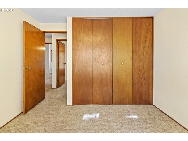 11935 Sw NORTH DAKOTA St, Tigard, OR 97223