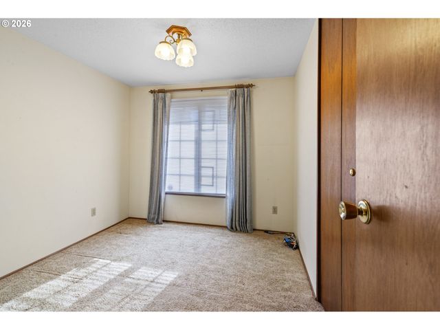 11935 Sw NORTH DAKOTA St, Tigard, OR 97223