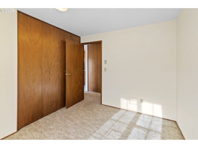 11935 Sw NORTH DAKOTA St, Tigard, OR 97223