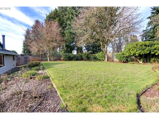 11935 Sw NORTH DAKOTA St, Tigard, OR 97223