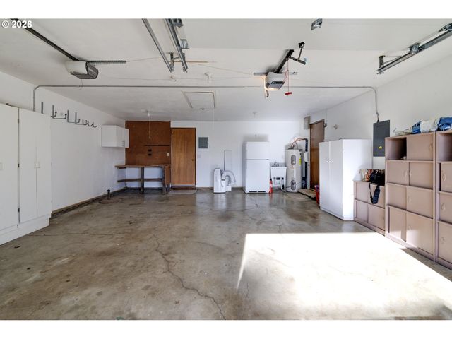 11935 Sw NORTH DAKOTA St, Tigard, OR 97223