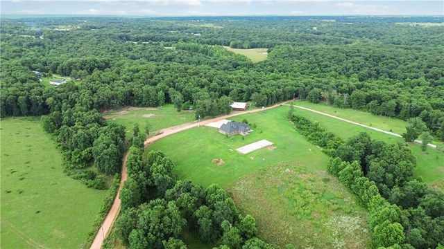 16135 Pembleton Ranch Road, Gravette, AR 72736
