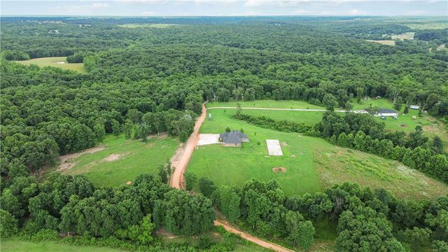16135 Pembleton Ranch Road, Gravette, AR 72736