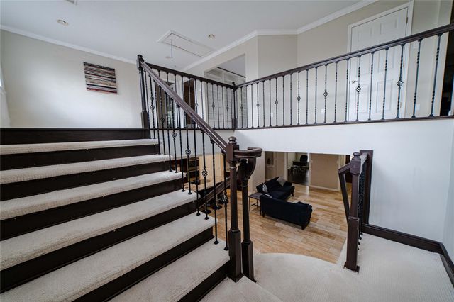 4319 Woodvalley Drive, Houston, TX 77096