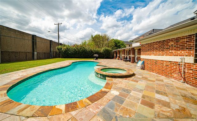 4319 Woodvalley Drive, Houston, TX 77096