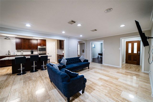 4319 Woodvalley Drive, Houston, TX 77096