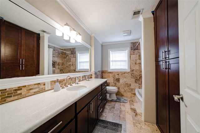 4319 Woodvalley Drive, Houston, TX 77096