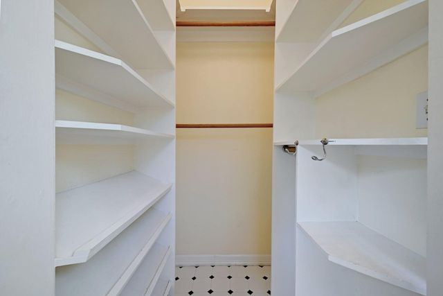 1601 Newfield LN, Austin, TX 78703