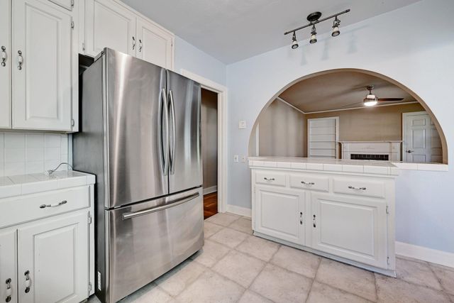 1601 Newfield LN, Austin, TX 78703