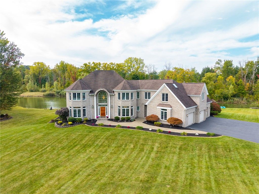 51 Stablegate Drive, Penfield, NY 14580