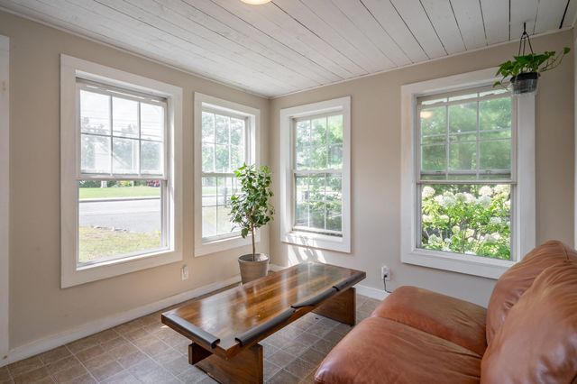 67 Brookline, Townsend, MA 01469