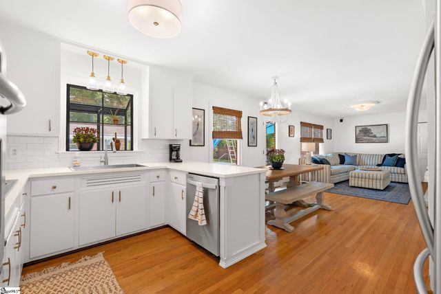 11 Barbara Avenue, Greenville, SC 29615