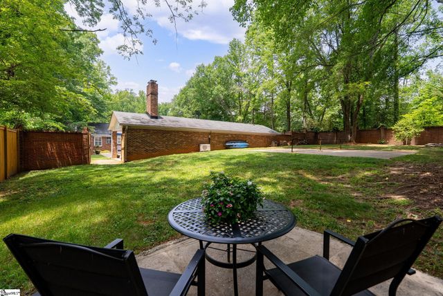 11 Barbara Avenue, Greenville, SC 29615