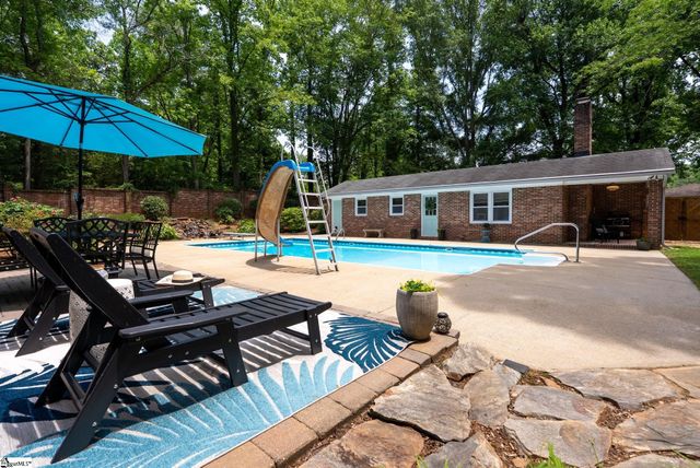 11 Barbara Avenue, Greenville, SC 29615