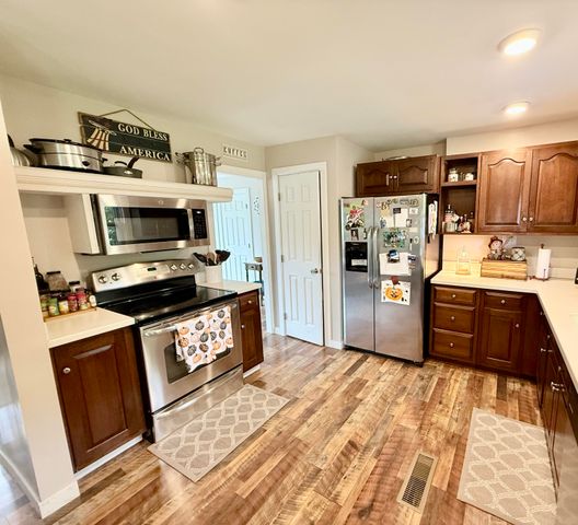 12 Tioga Lane, Plattsburgh, NY 12901