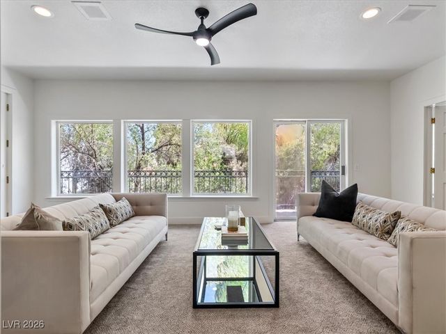 21 Sawgrass Court, Las Vegas, NV 89113