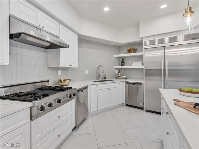 21 Sawgrass Court, Las Vegas, NV 89113