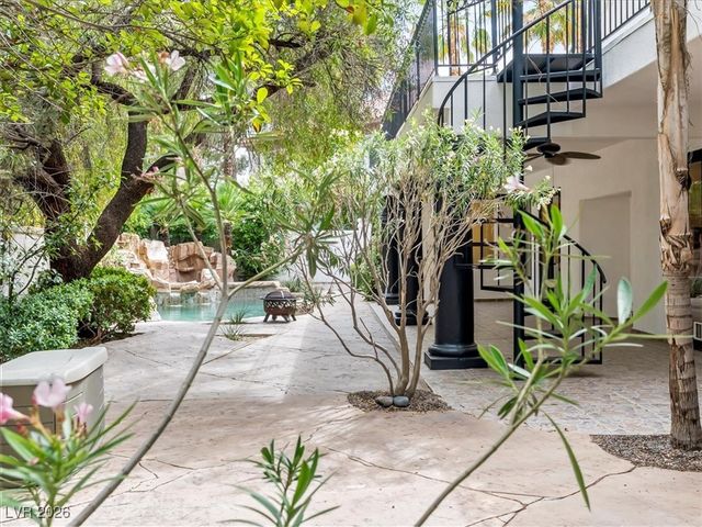 21 Sawgrass Court, Las Vegas, NV 89113