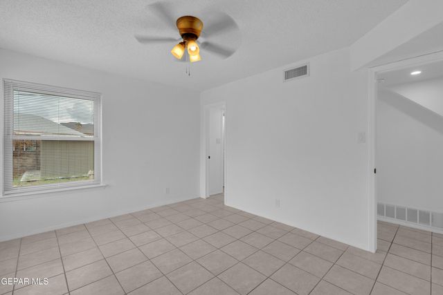 10916 Fort Worth Street, El Paso, TX 79924