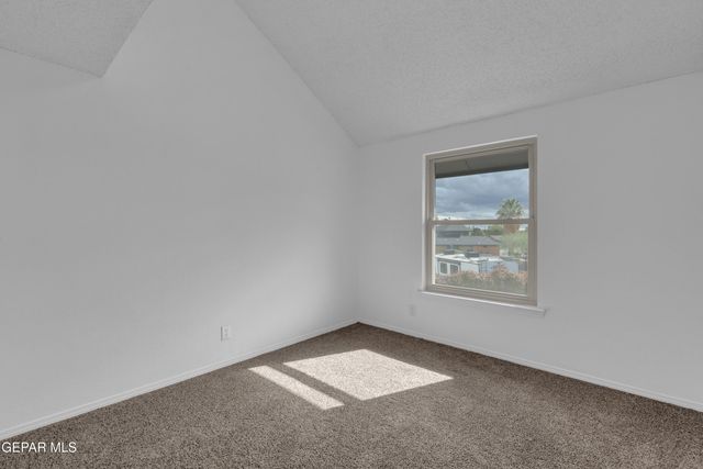 10916 Fort Worth Street, El Paso, TX 79924