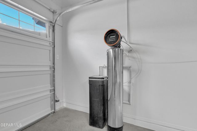 10916 Fort Worth Street, El Paso, TX 79924