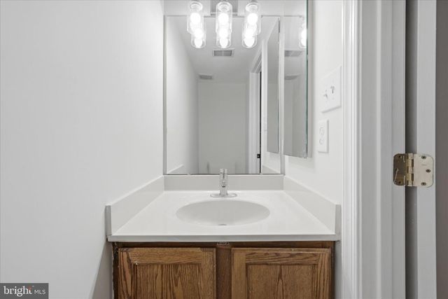 20368 BURNLEY SQ, Sterling, VA 20165