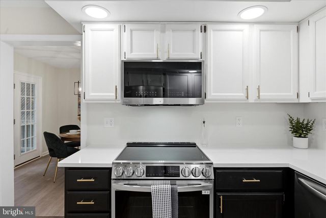 20368 BURNLEY SQ, Sterling, VA 20165