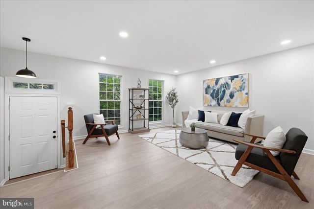 20368 BURNLEY SQ, Sterling, VA 20165