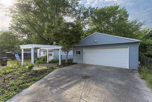 3791 Fairoaks Road, South Euclid, OH 44121