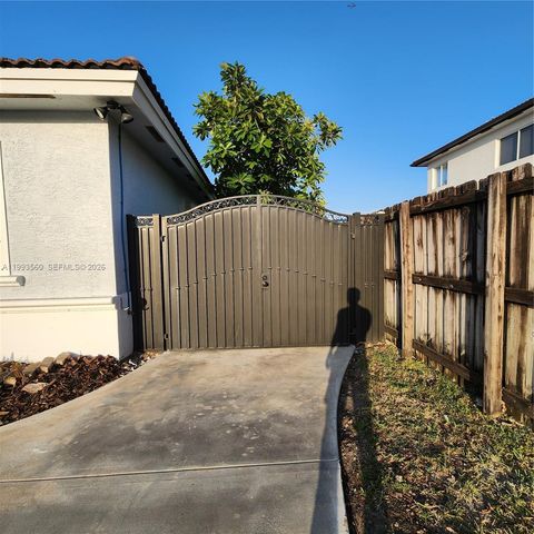 14639 SW 158th Path B, Miami, FL 33196