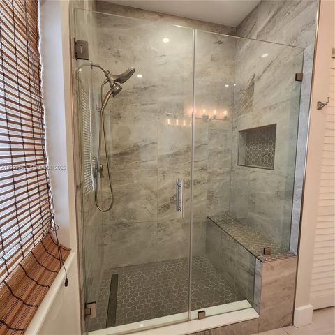 14639 SW 158th Path B, Miami, FL 33196