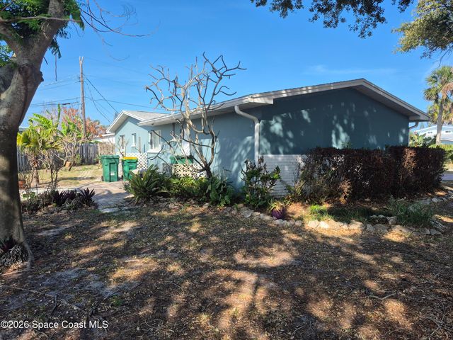 655 N Robin Way, Satellite Beach, FL 32937