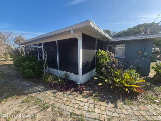 655 N Robin Way, Satellite Beach, FL 32937