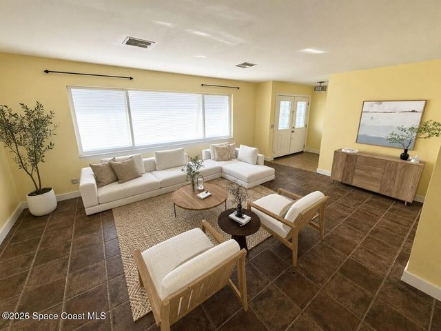 655 N Robin Way, Satellite Beach, FL 32937