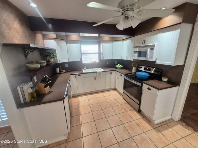 655 N Robin Way, Satellite Beach, FL 32937