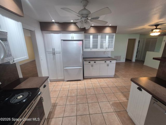 655 N Robin Way, Satellite Beach, FL 32937