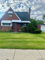 89 Campbell Road, Cheektowaga, NY 14215