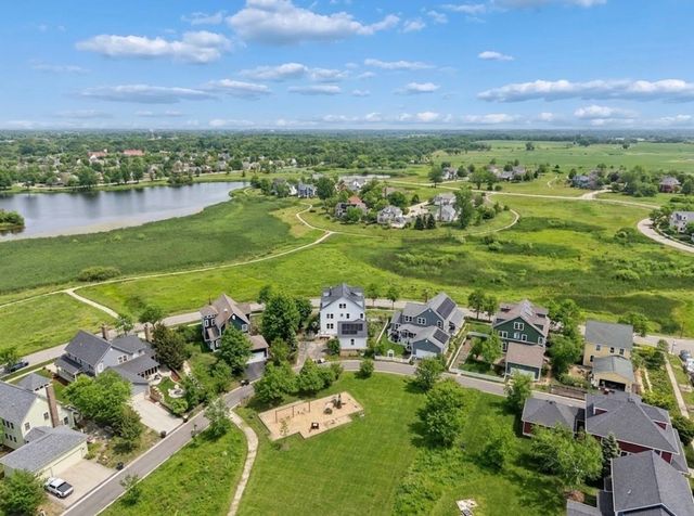860 Blazing Star Road, Grayslake, IL 60030